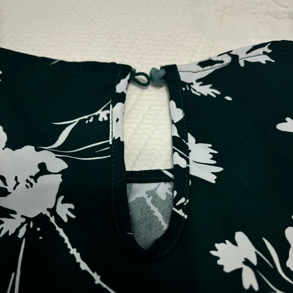 Women’s Medium Chiffon Blouse Round Neck Short Sleeve Top Dark Green and White - Picture 5 of 9